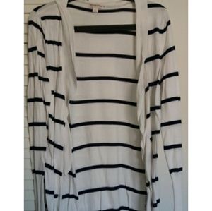 💖New💖navy and white striped ruffle cardigan